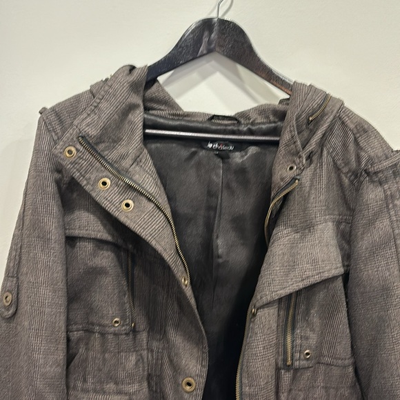 Brown plaid utility jacket with all the snaps and zippers - Picture 15 of 16